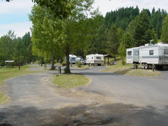 Full hookup campgrounds in michigan